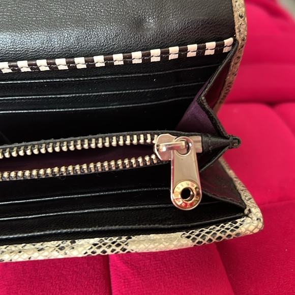 Henri Bendel Wallet-EUC - Picture 13 of 16